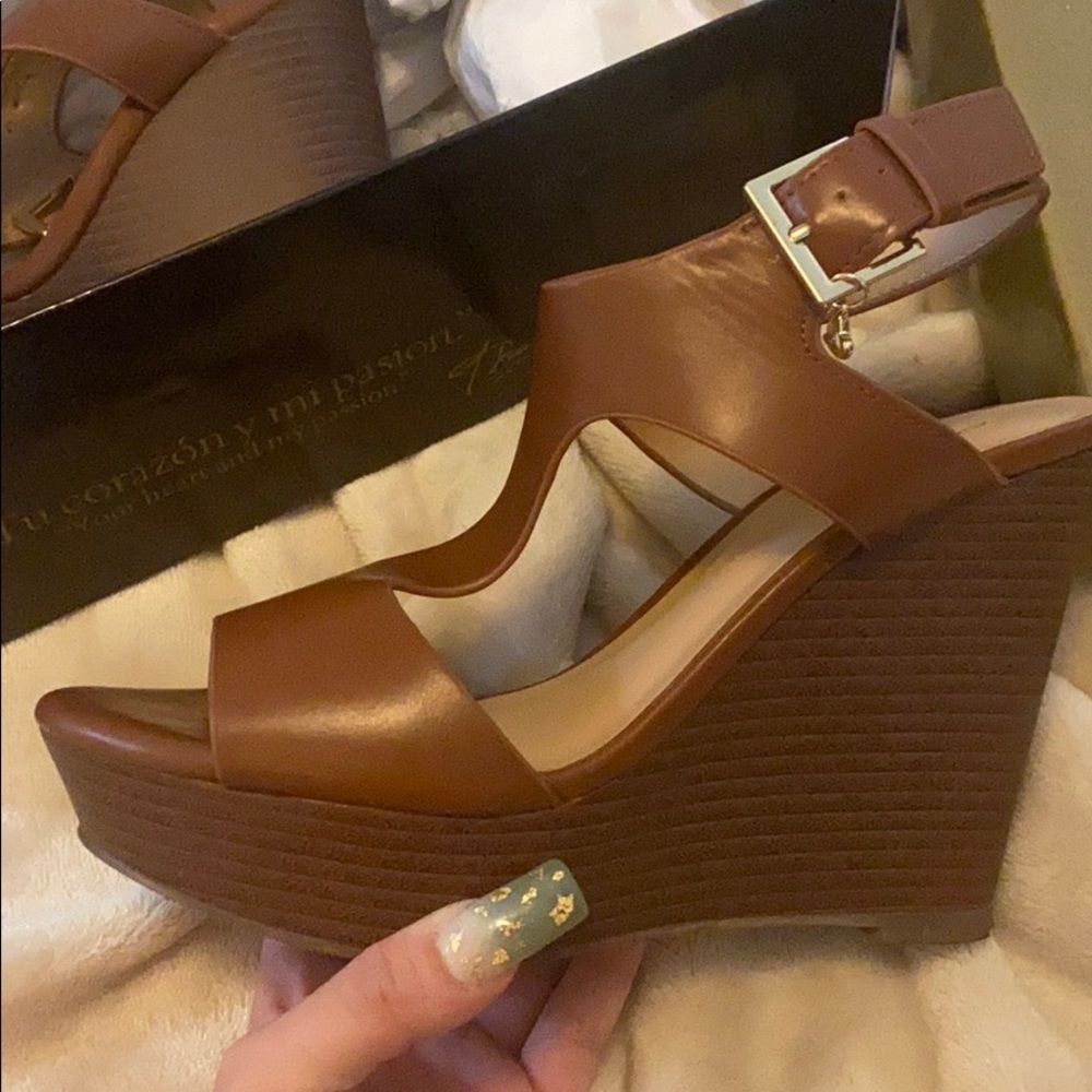 Thalia Sodi Wedges